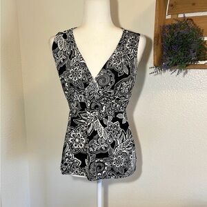 WHBM Black and White Sleeveless Paisley Women's Top